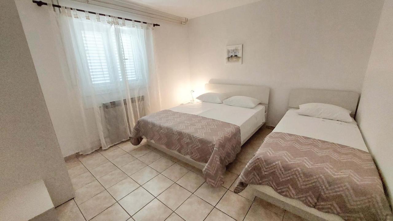 Dvosoban Apartman U Centru Grada Biograd Na Moru Exterior foto